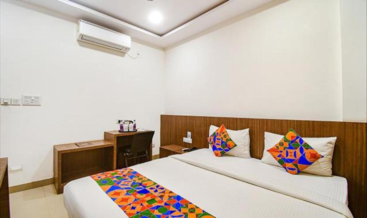 Fabhotel Kzar Select - 2Km From Park Street コルカタ エクステリア 写真