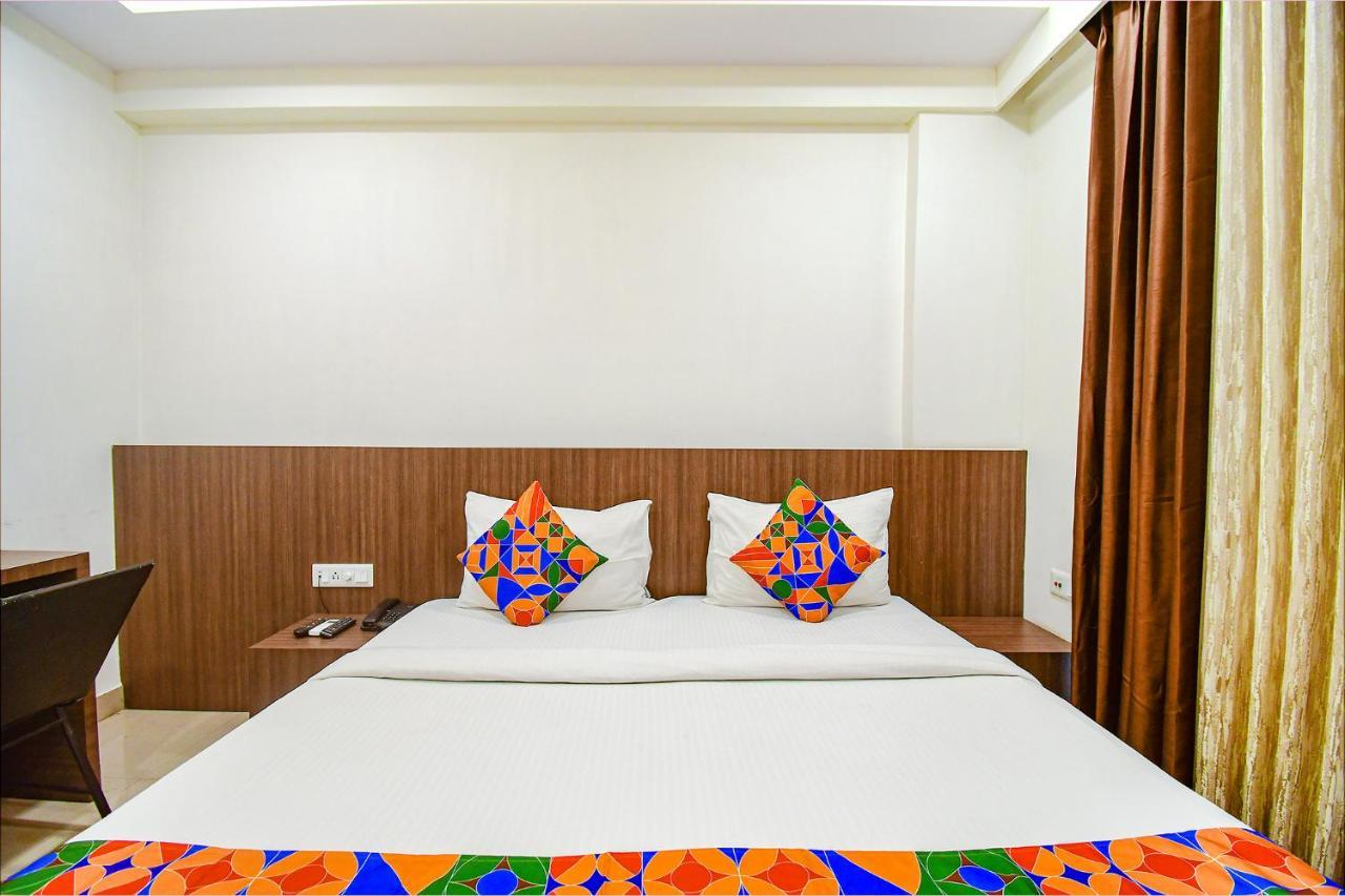 Fabhotel Kzar Select - 2Km From Park Street コルカタ エクステリア 写真