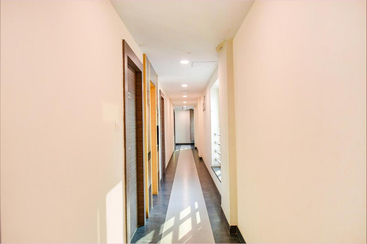 Fabhotel Kzar Select - 2Km From Park Street コルカタ エクステリア 写真