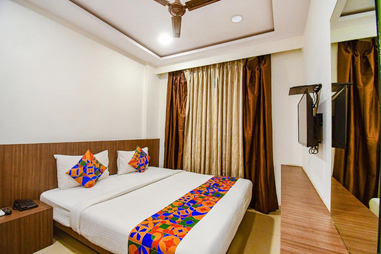 Fabhotel Kzar Select - 2Km From Park Street コルカタ エクステリア 写真